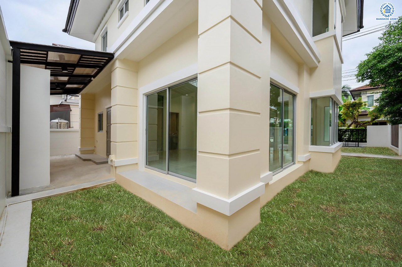 บ้านมือสองตกแต่งใหม่ โครงการ เดอะซิตี้ รัตนาธิเบศร์-แคราย เนื้อที่กว่า 62.4 ตร.ว. พื้นที่ใช้สอย 190.81 ตร.ม. พร้อมฟังก์ชัน 3 ห้องนอน 3 ห้องน้ำ จอดรถได้ 2 คัน บนทำเลศักยภาพ ติดถนนรัตนาธิเบศร์ เชื่อมต่อถนนงามวงศ์วาน, ถนนติวานนท์, ถนนเลี่ยงเมืองนนทบุรี ทำเลใจกลาง 2 เซ็นทรัล ใกล้รถไฟฟ้าสายสีม่วง "สถานีสะพานพระนั่งเกล้า" และจุดขึ้นทางด่วน "งามวงศ์วาน"